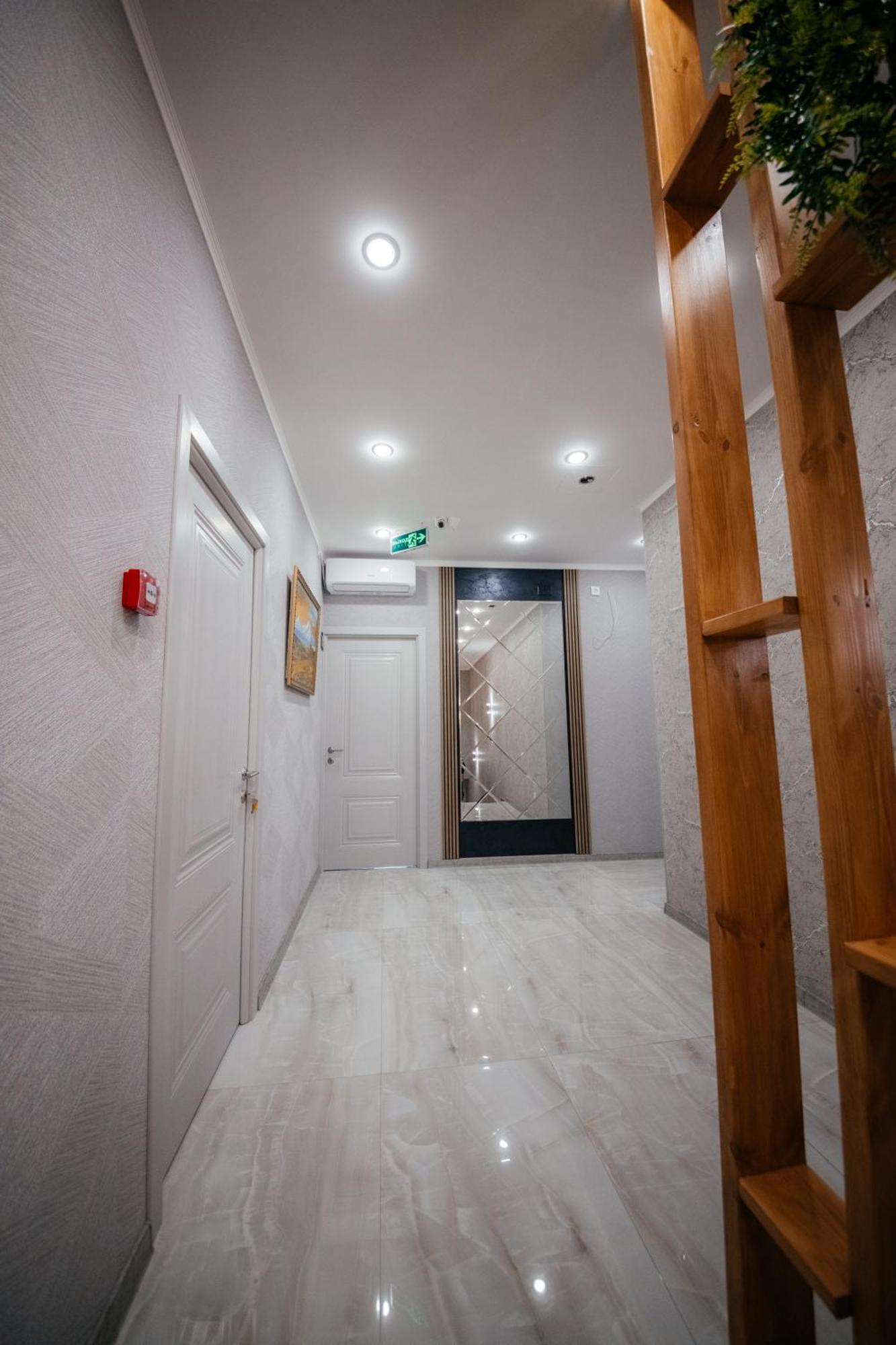 Chief Hotel ギュムリ エクステリア 写真